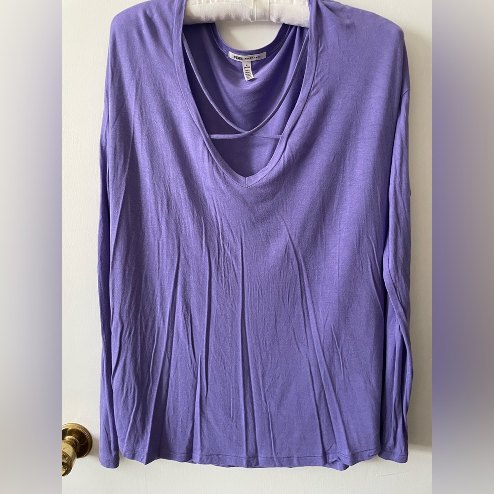 ⭐️4/$20 
Victoria’s Secret PINK super soft love sleeve